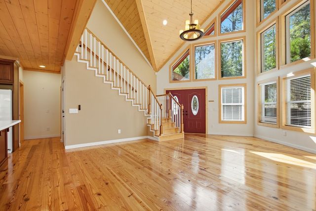 1466 Newport, Ellijay, GA 30540
