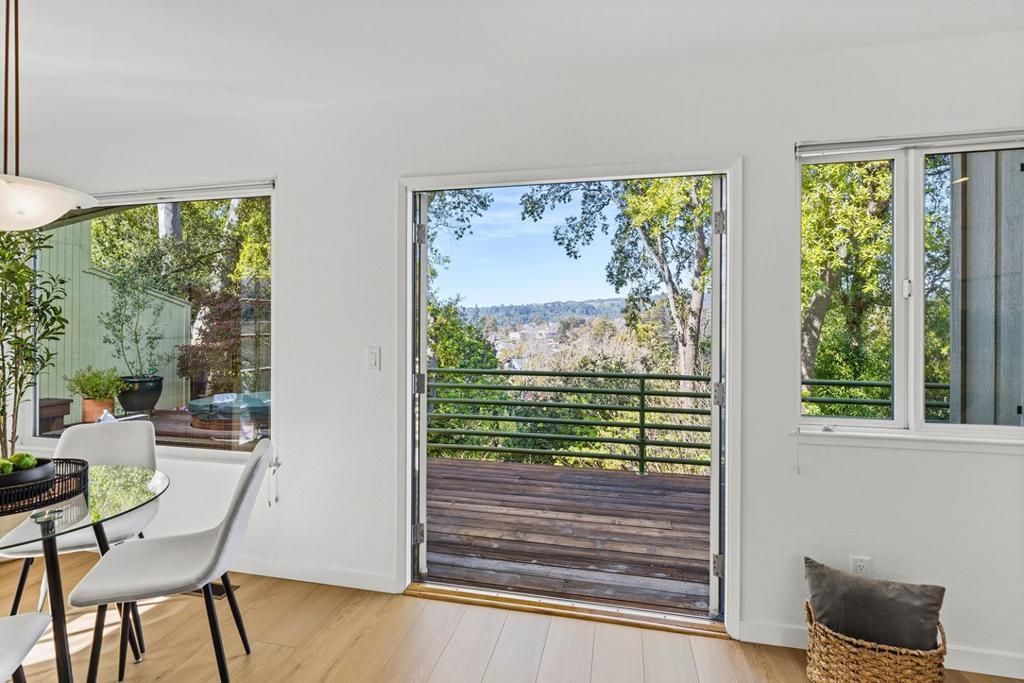 Image 13 of property listing at 11 Berkeley Court, Santa Cruz, CA 95062