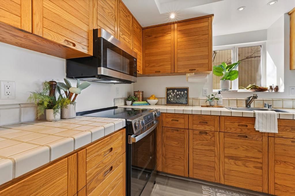 Image 16 of property listing at 11 Berkeley Court, Santa Cruz, CA 95062