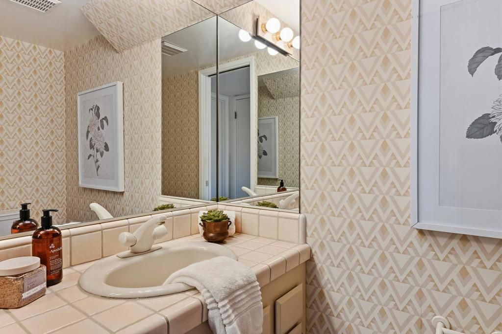 Image 17 of property listing at 11 Berkeley Court, Santa Cruz, CA 95062