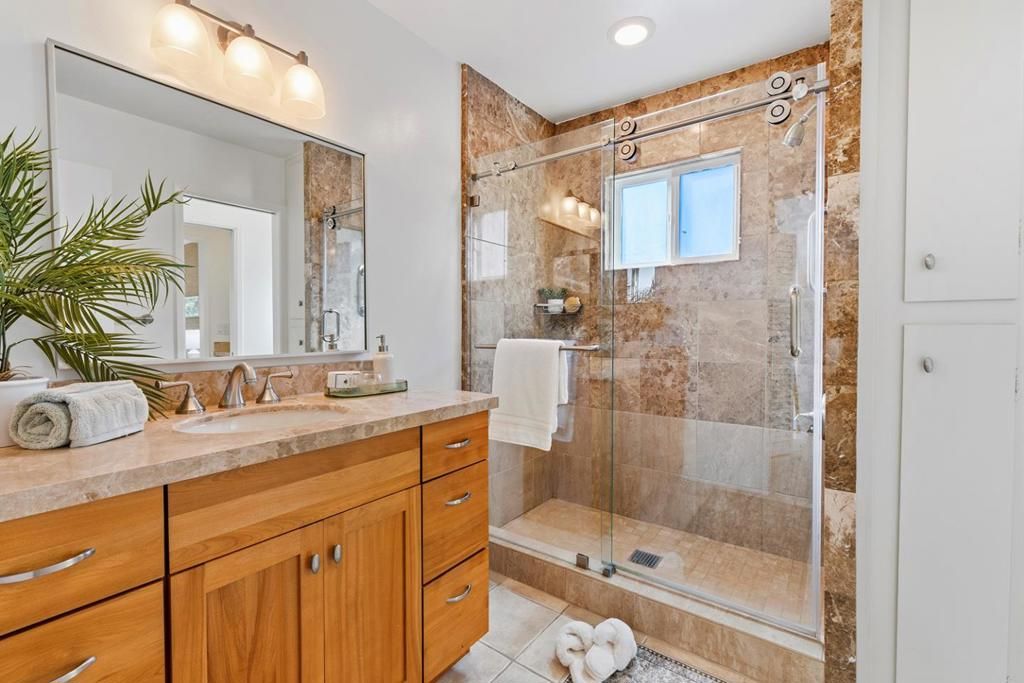 Image 20 of property listing at 11 Berkeley Court, Santa Cruz, CA 95062