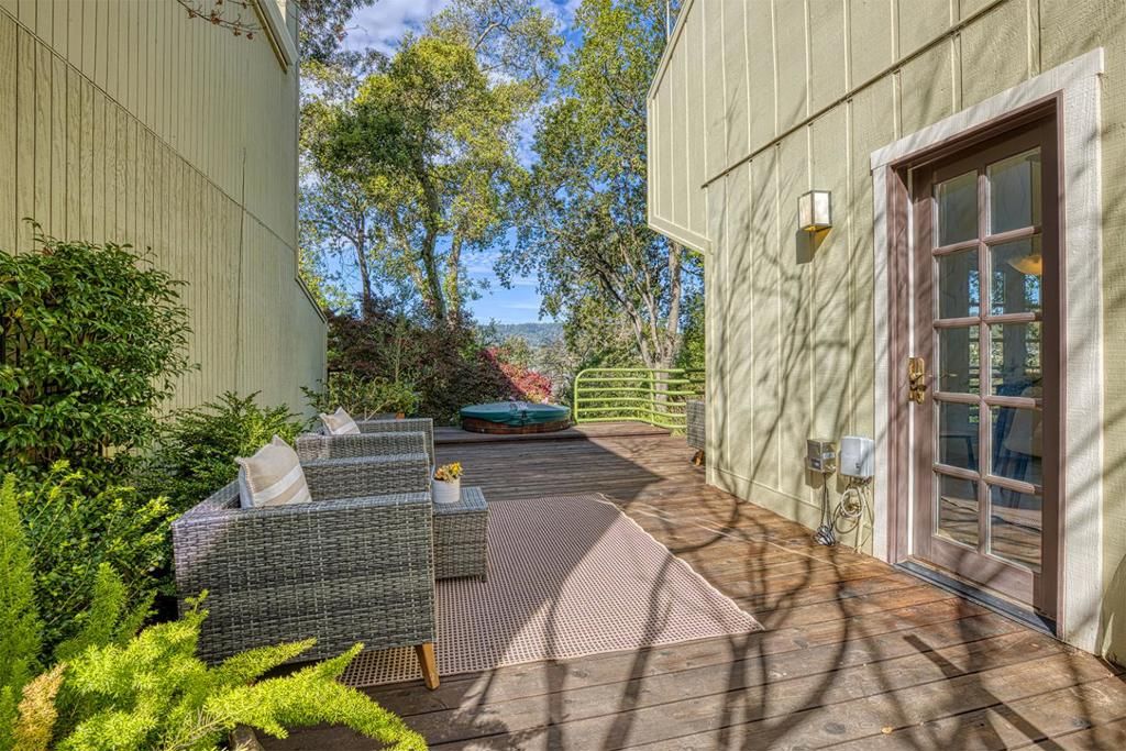 Image 27 of property listing at 11 Berkeley Court, Santa Cruz, CA 95062