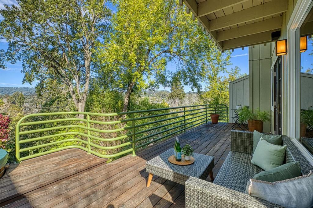 Image 28 of property listing at 11 Berkeley Court, Santa Cruz, CA 95062