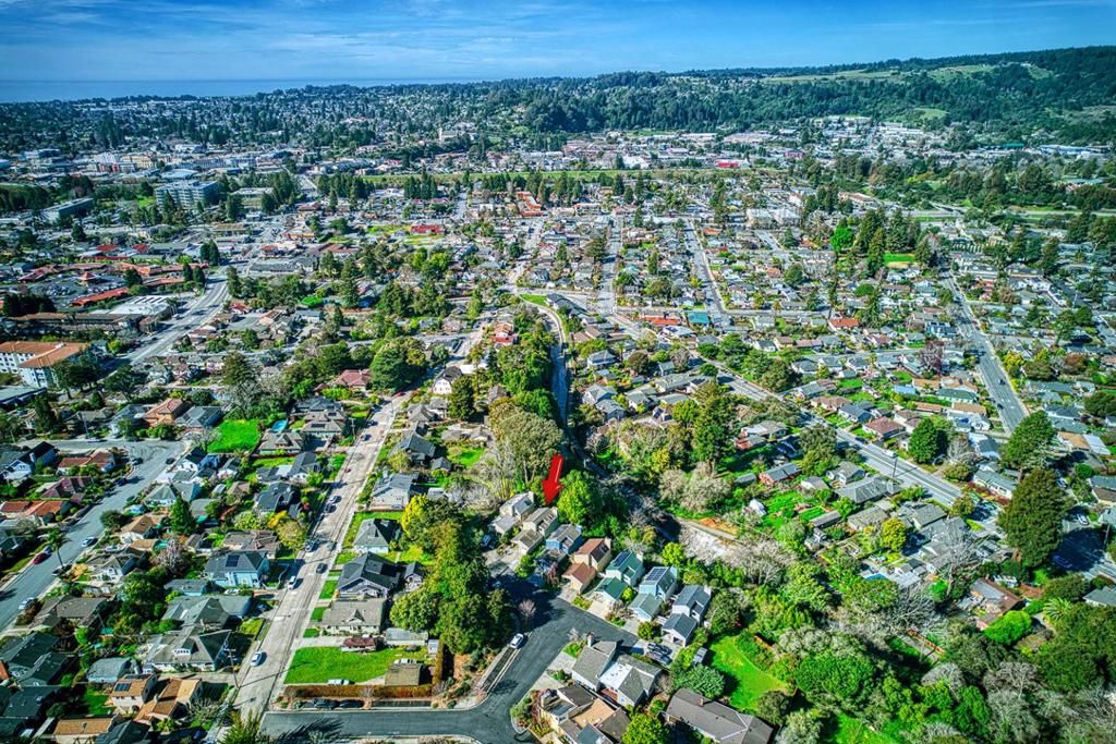 Image 40 of property listing at 11 Berkeley Court, Santa Cruz, CA 95062