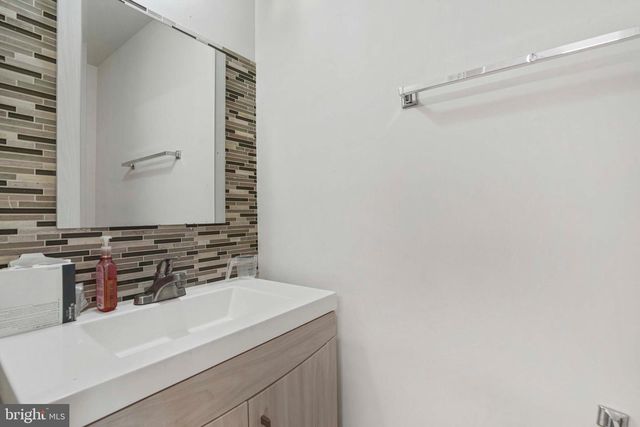 13118 PLOTNER FARM RD, Herndon, VA 20171