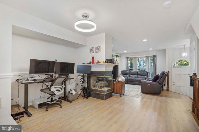 13118 PLOTNER FARM RD, Herndon, VA 20171