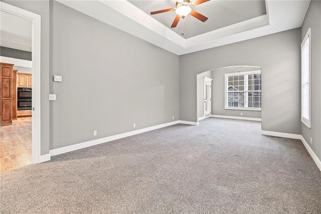 16639 W 168 Place, Olathe, KS 66062