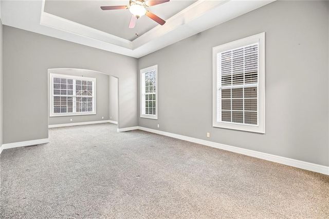 16639 W 168 Place, Olathe, KS 66062