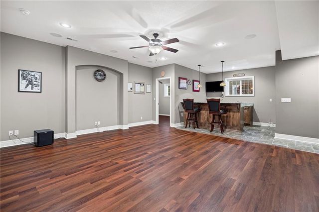 16639 W 168 Place, Olathe, KS 66062