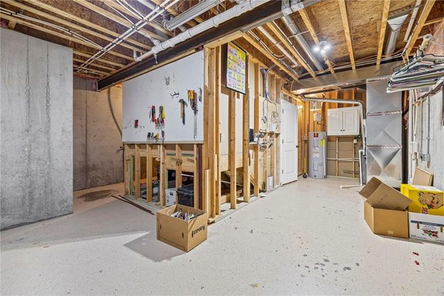 16639 W 168 Place, Olathe, KS 66062