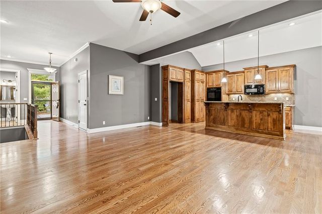 16639 W 168 Place, Olathe, KS 66062