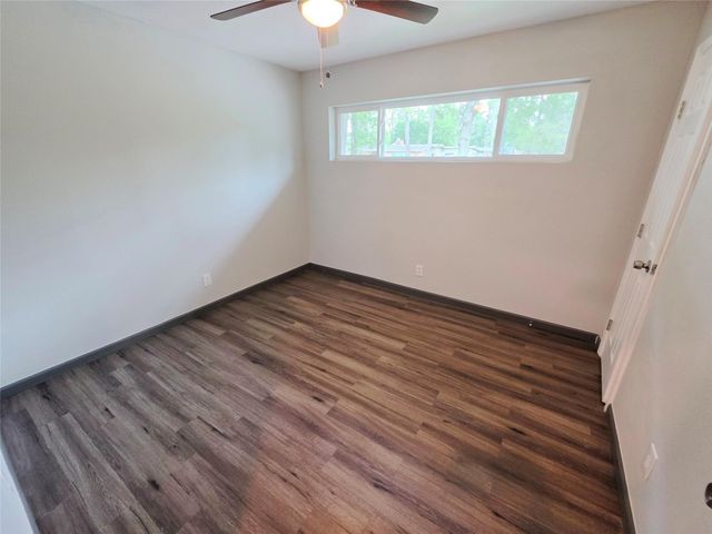 910 Royal Oak Drive, Dickinson, TX 77539