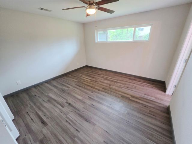 910 Royal Oak Drive, Dickinson, TX 77539