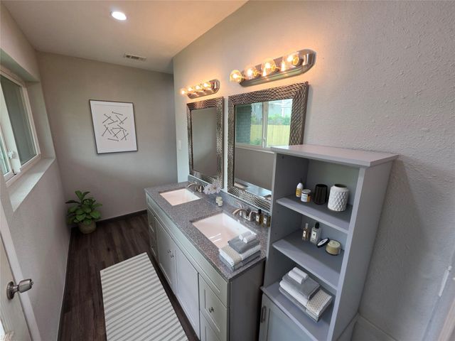 910 Royal Oak Drive, Dickinson, TX 77539