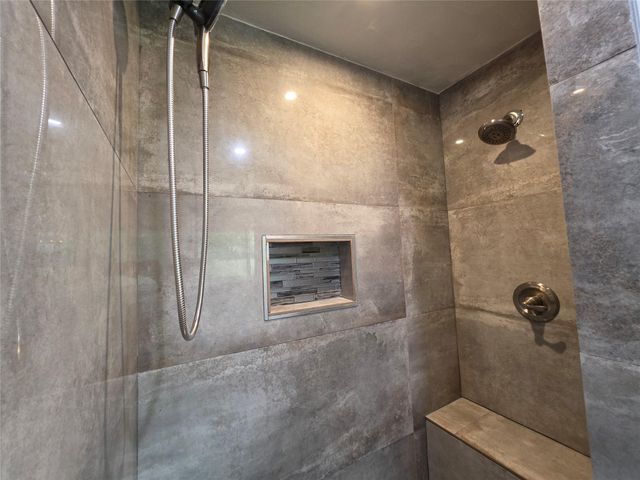 910 Royal Oak Drive, Dickinson, TX 77539