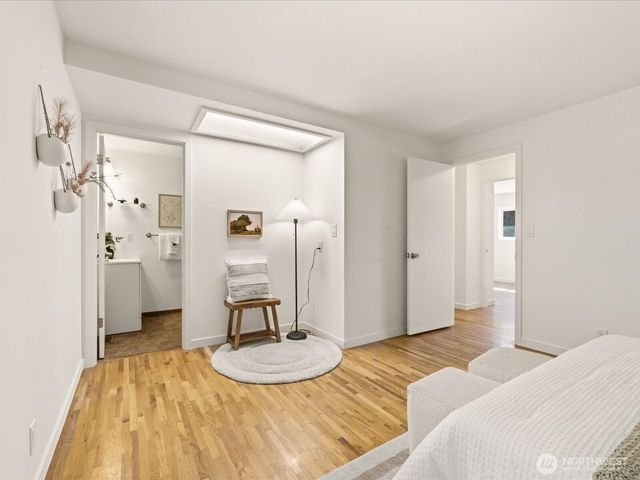 12570 SE 70th Street, Newcastle, WA 98056