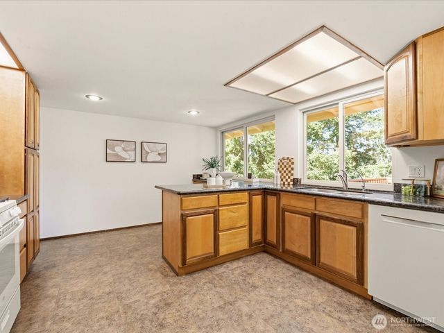 12570 SE 70th Street, Newcastle, WA 98056