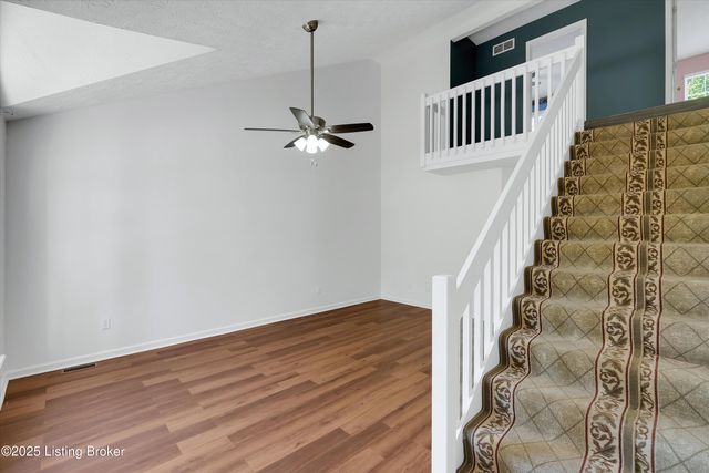 5812 Lake Erie Dr, Louisville, KY 40291