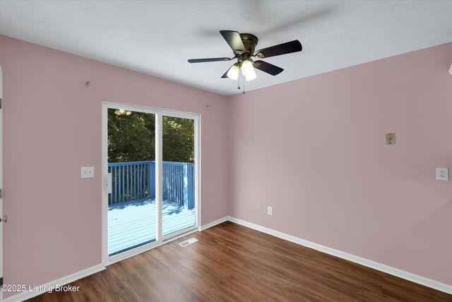 5812 Lake Erie Dr, Louisville, KY 40291