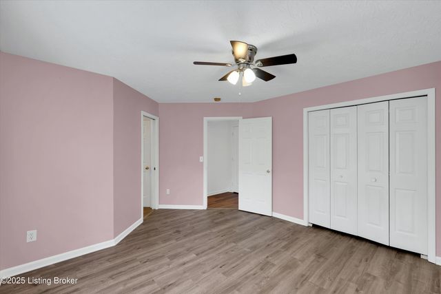 5812 Lake Erie Dr, Louisville, KY 40291