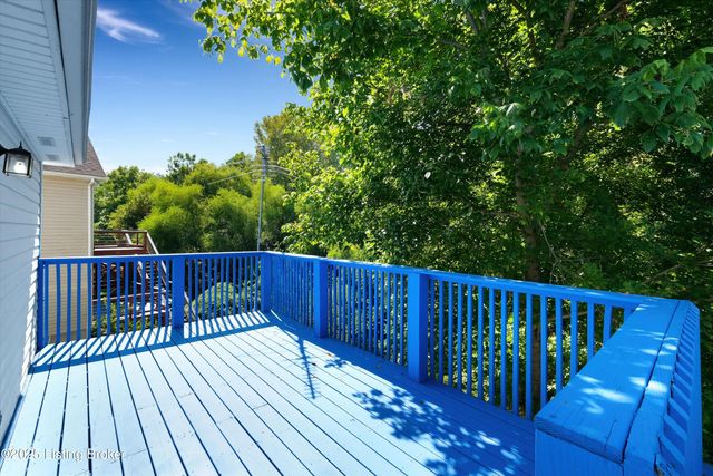 5812 Lake Erie Dr, Louisville, KY 40291