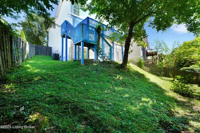 5812 Lake Erie Dr, Louisville, KY 40291