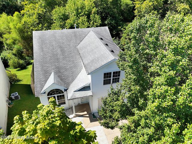 5812 Lake Erie Dr, Louisville, KY 40291