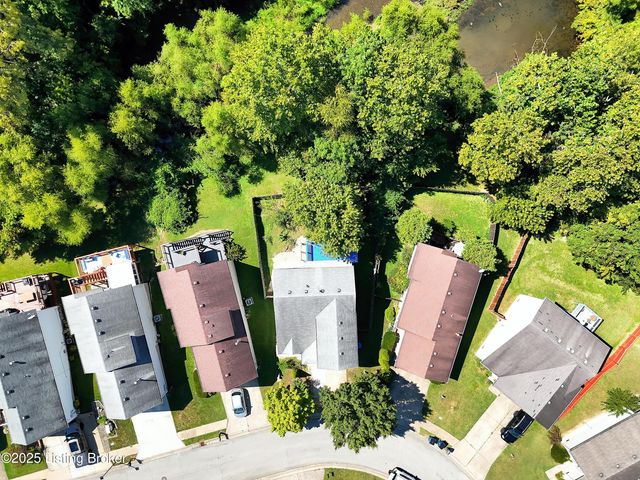 5812 Lake Erie Dr, Louisville, KY 40291