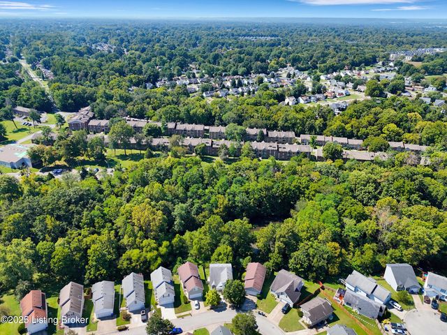 5812 Lake Erie Dr, Louisville, KY 40291