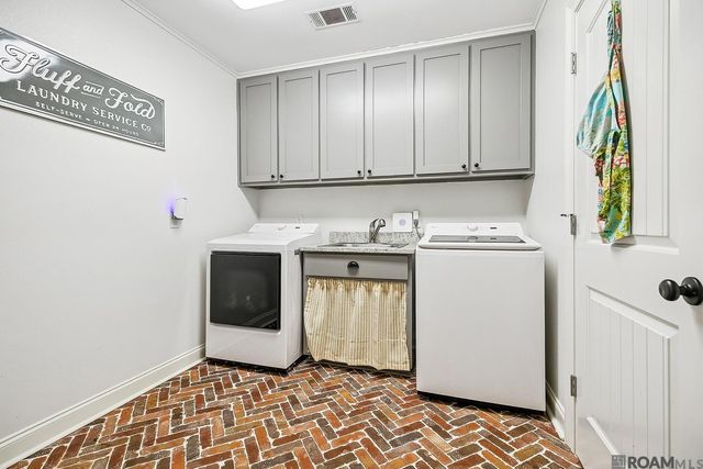 6822 Greenmeadow Dr, Greenwell Springs, LA 70739