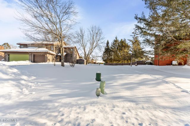 36 Eton Drive, Bethlehem, NY 12159