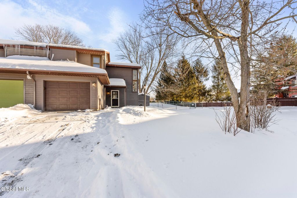 36 Eton Drive, Bethlehem, NY 12159