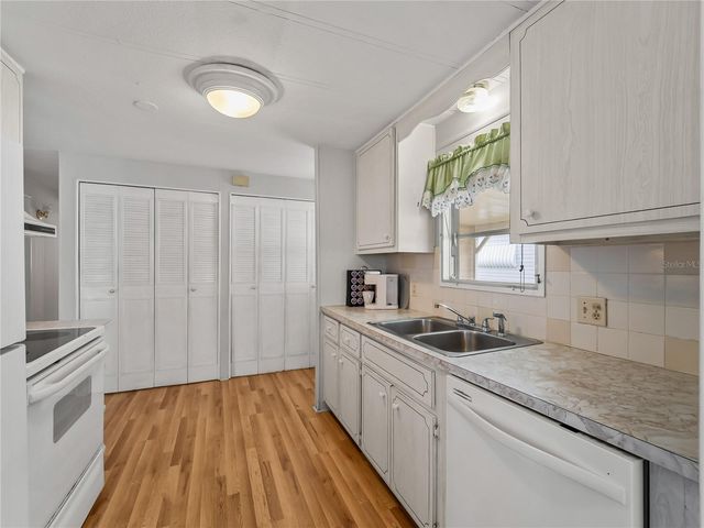 3226 SWEET BAY TERRACE, Sarasota, FL 34237