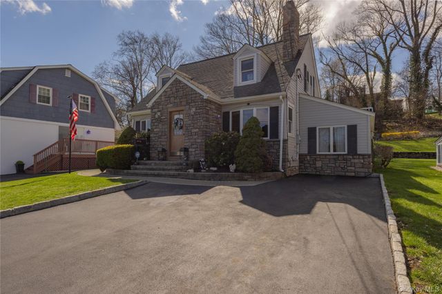 87 N Magnolia Street, Pearl River, NY 10965