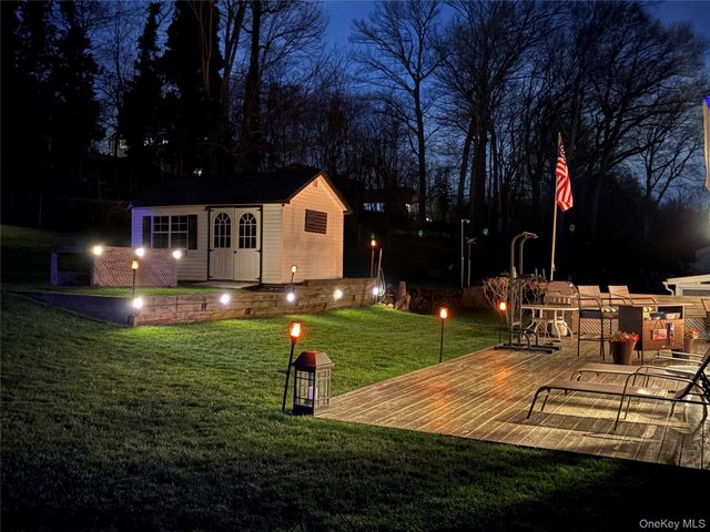 87 N Magnolia Street, Pearl River, NY 10965