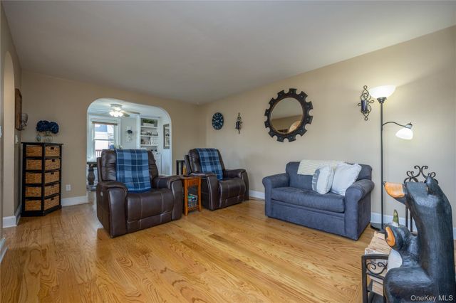 87 N Magnolia Street, Pearl River, NY 10965