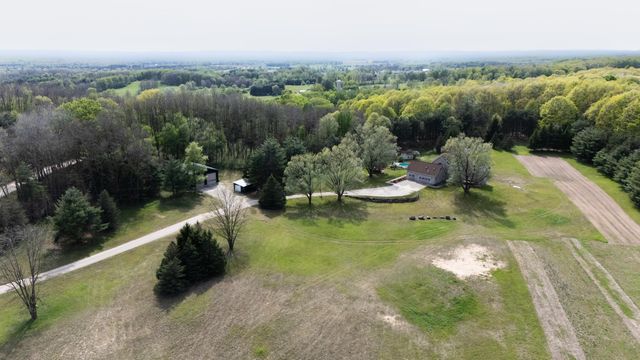 17634 Meceola Road, Hersey, MI 49639