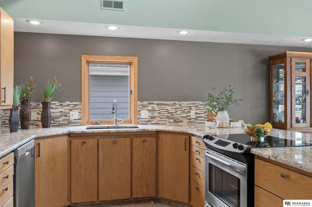 515 Pier 2, Lincoln, NE 68528