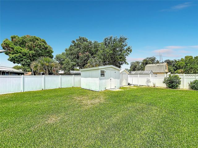 33909 LINDA LANE, Leesburg, FL 34788