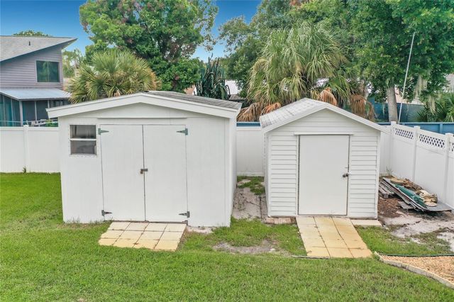 33909 LINDA LANE, Leesburg, FL 34788