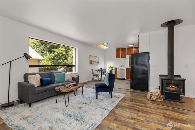 90 NE Barbara Boulevard, Belfair, WA 98528