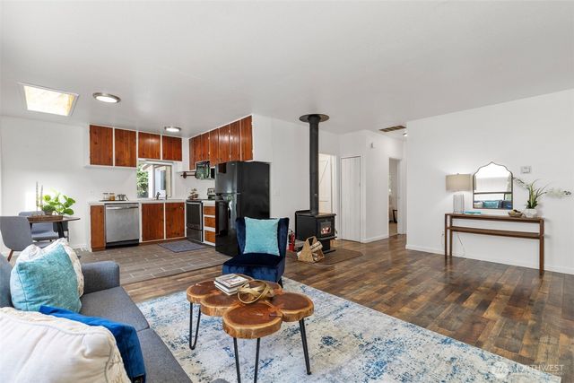 90 NE Barbara Boulevard, Belfair, WA 98528
