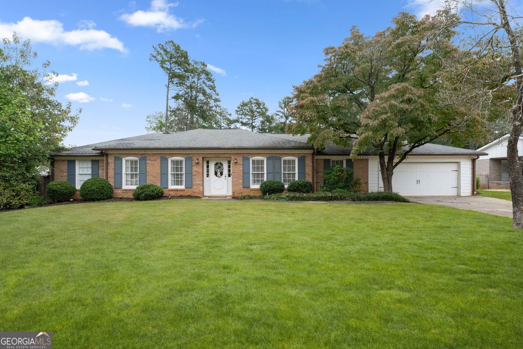 1095 Tuxedo Drive, Roswell, GA 30075 — exterior