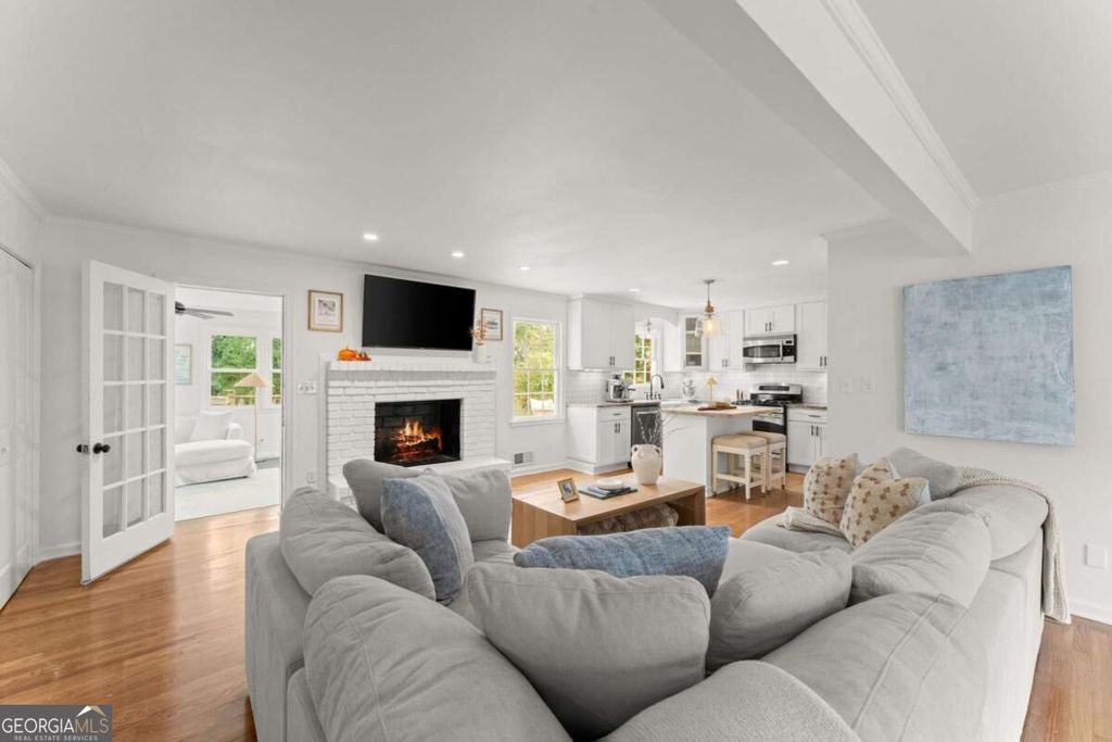 1095 Tuxedo Drive, Roswell, GA 30075 — photo 3