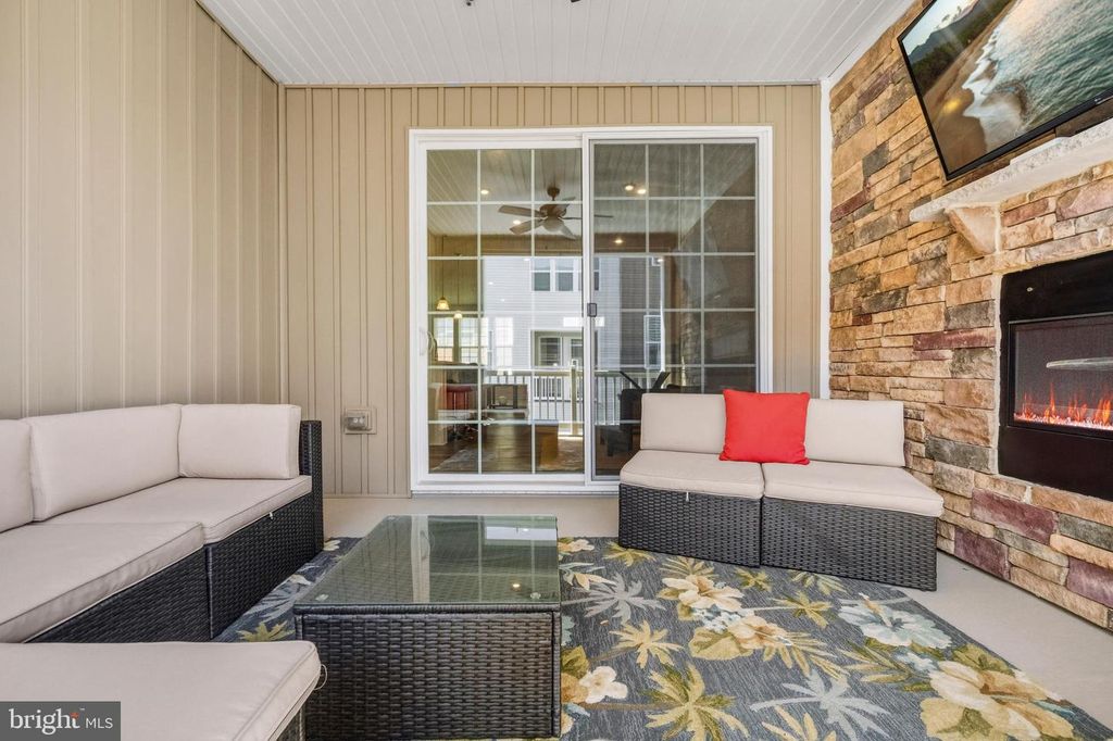 Image 17 of property listing at 11306 MERIDIAN HILL WAY, Upper Marlboro, MD 20772