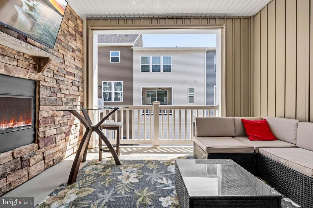 Image 18 of property listing at 11306 MERIDIAN HILL WAY, Upper Marlboro, MD 20772