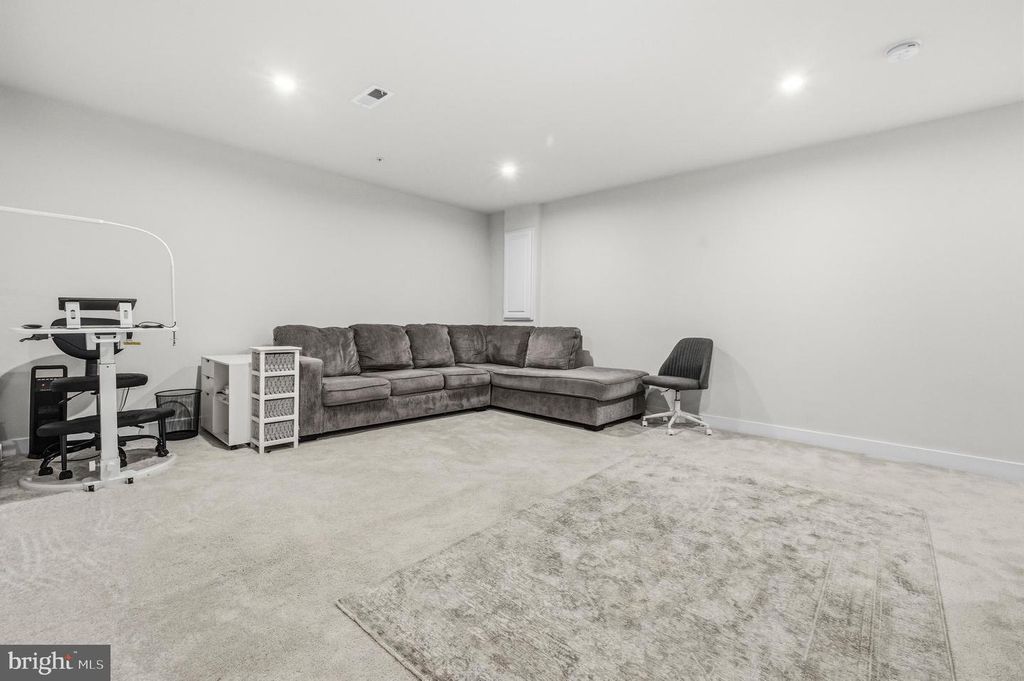 Image 28 of property listing at 11306 MERIDIAN HILL WAY, Upper Marlboro, MD 20772