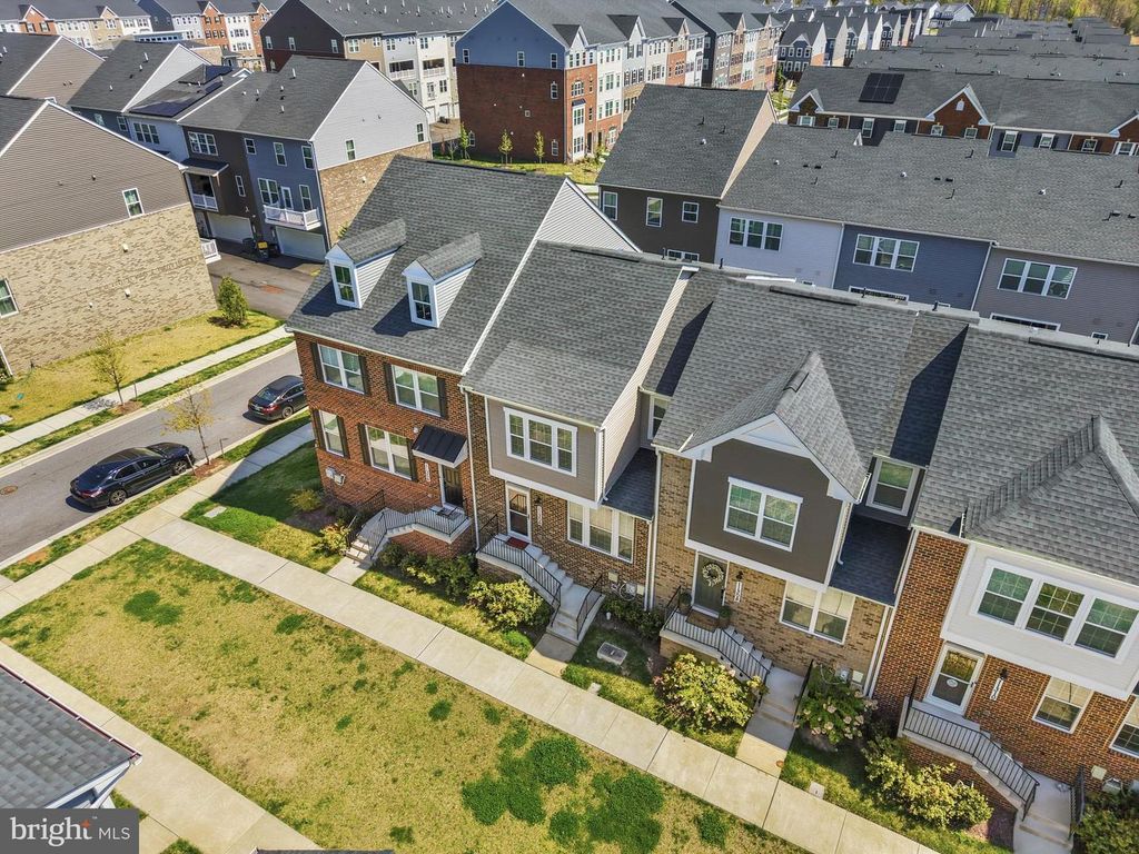 Image 3 of property listing at 11306 MERIDIAN HILL WAY, Upper Marlboro, MD 20772