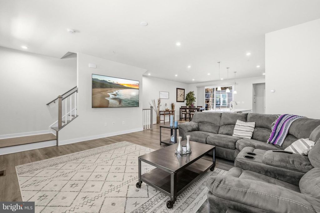 Image 7 of property listing at 11306 MERIDIAN HILL WAY, Upper Marlboro, MD 20772