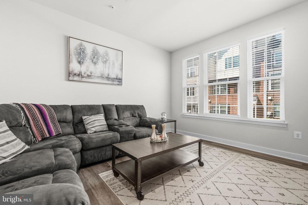 Image 8 of property listing at 11306 MERIDIAN HILL WAY, Upper Marlboro, MD 20772